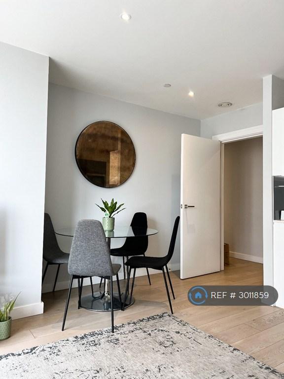 Apartment in Greenwich - View 5