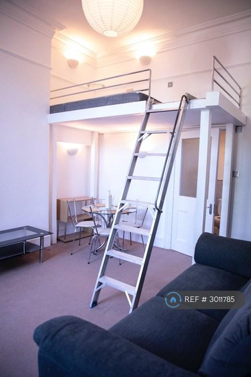 Apartment in London - View 3