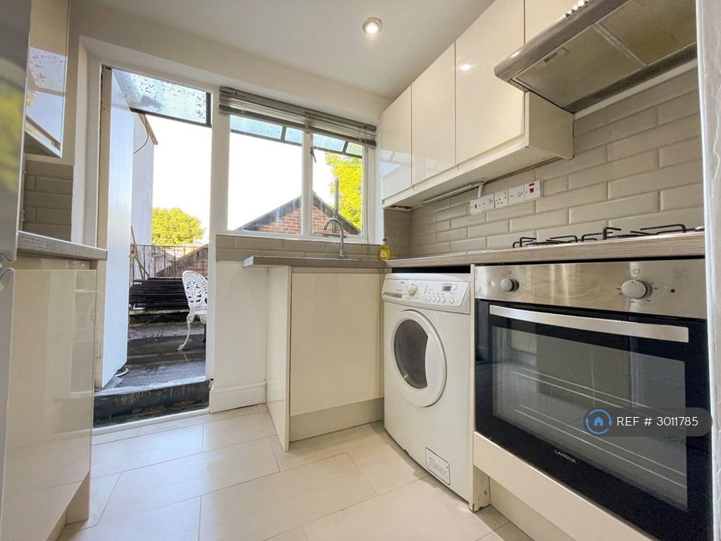 Apartment in London - More