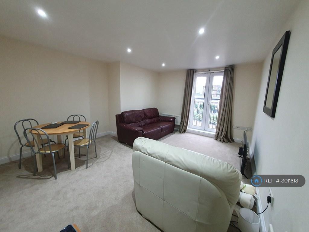 Apartment in Reading - View 3