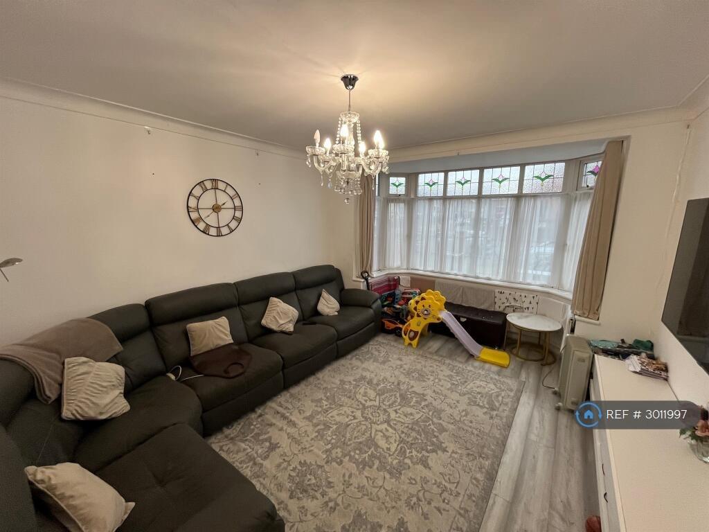 House in London - View 2