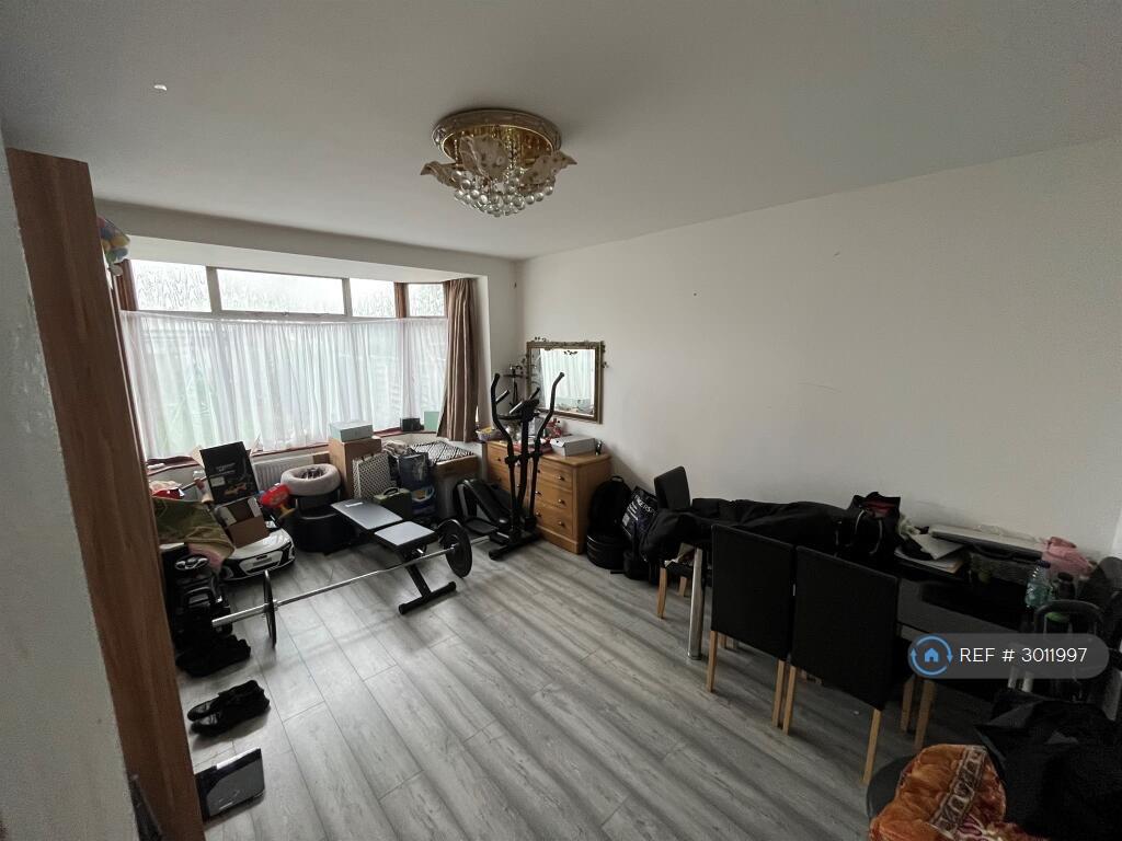 House in London - View 3