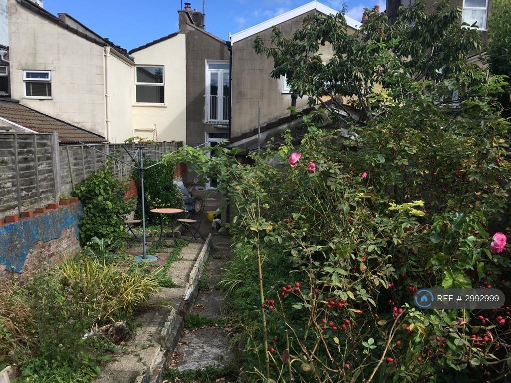 Apartment in Bristol - View 3