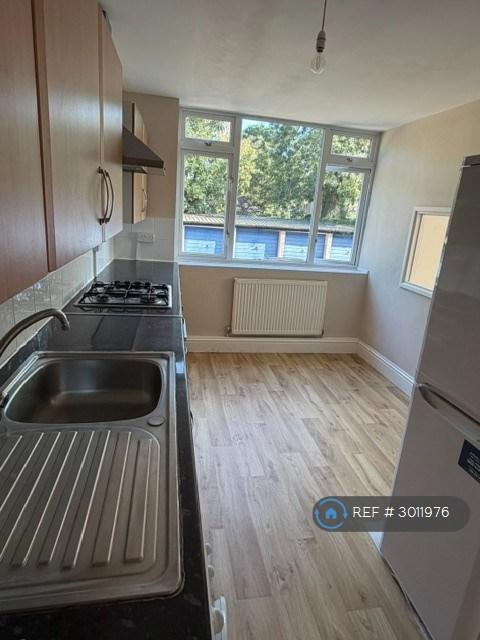 Apartment in Beckenham - More