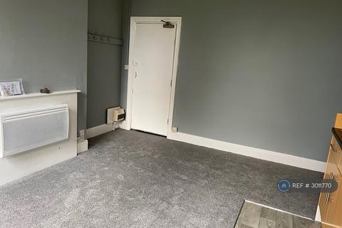1 bedroom in a house share to rent, Heaton Moor Road, Stockport, SK4