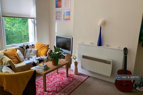 1 bedroom in a house share to rent, Heaton Moor Road, Stockport, SK4