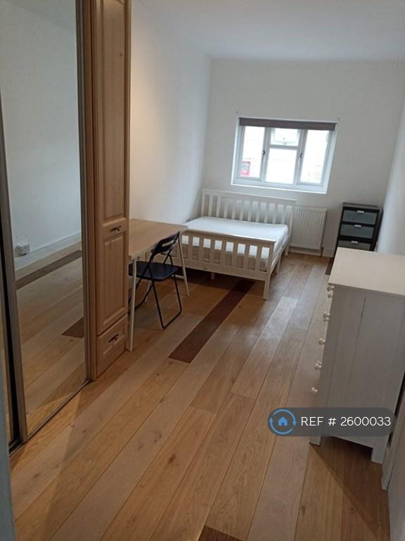 House in London - View 5