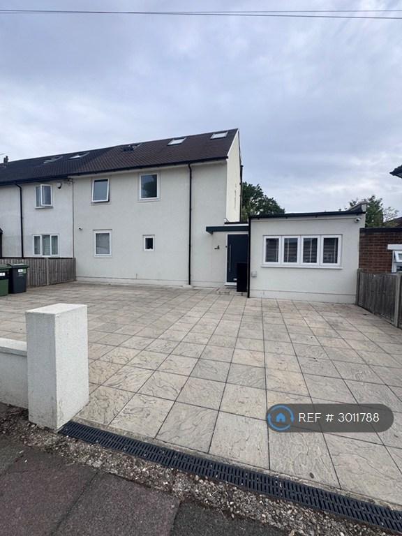 Almond Close, Bromley, BR2