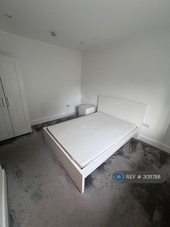 House in Bromley - View 2