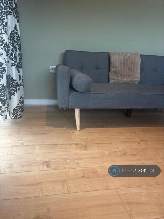 Apartment in Barking - View 2