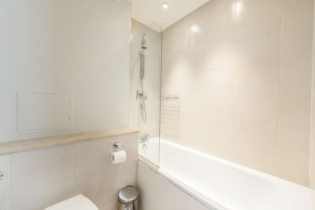 Apartment in London - More