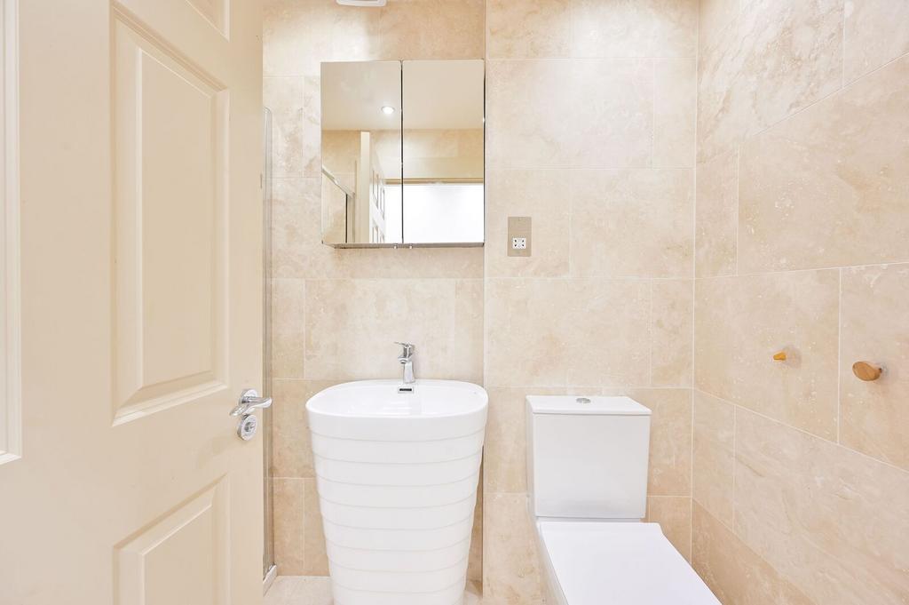 Apartment in London - More