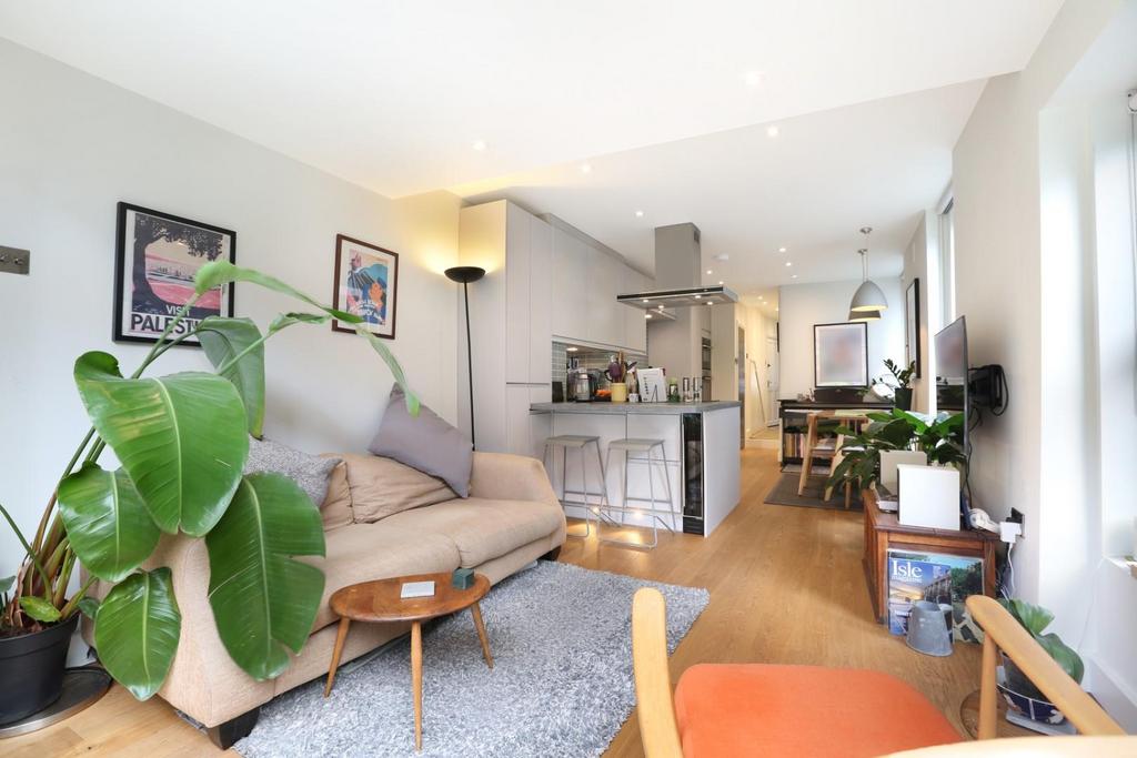 Apartment in London - View 3