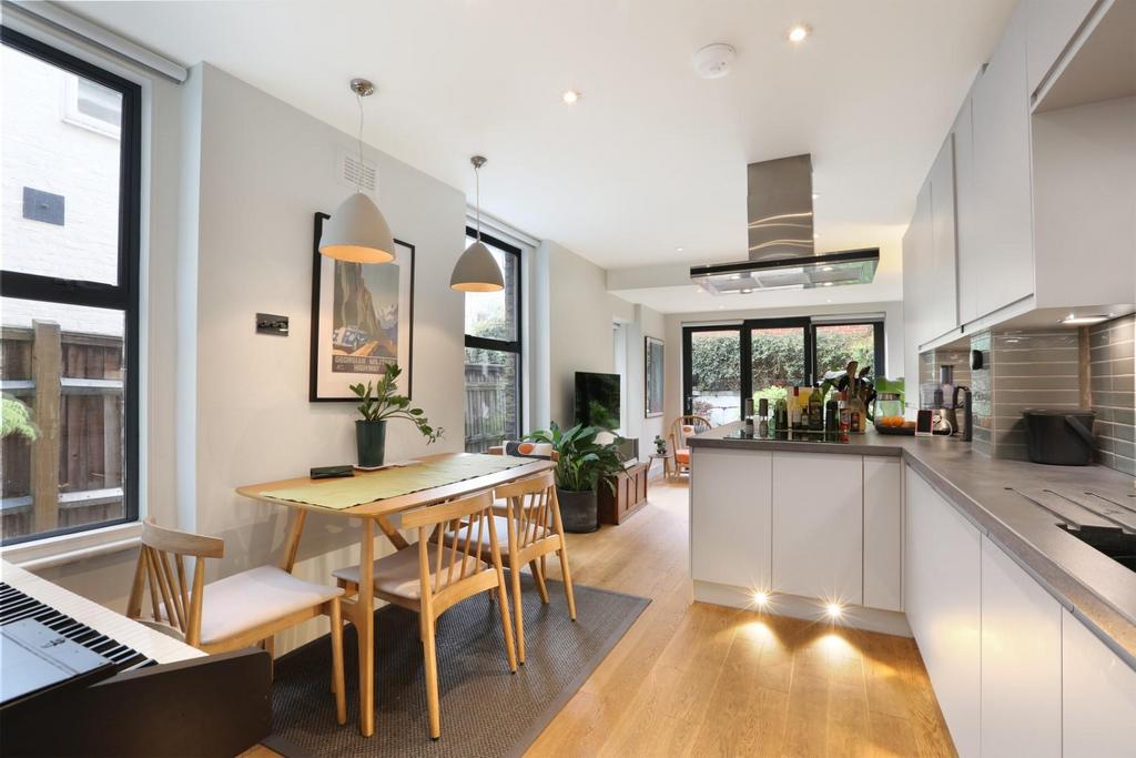 Apartment in London - View 5