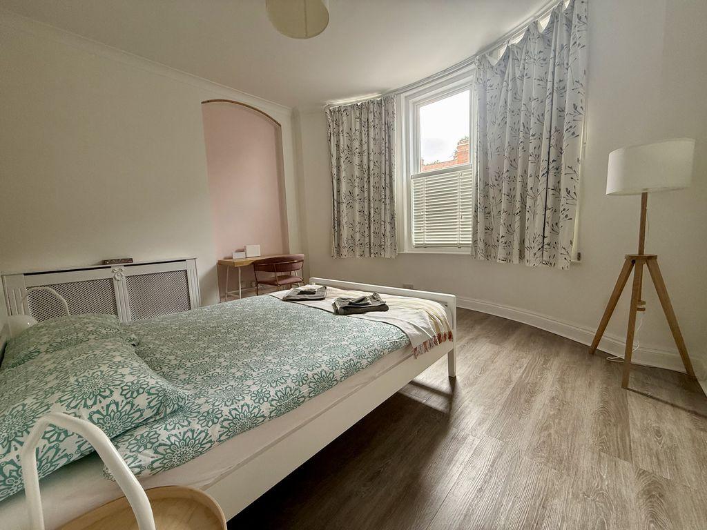 Apartment in Boscombe - View 3