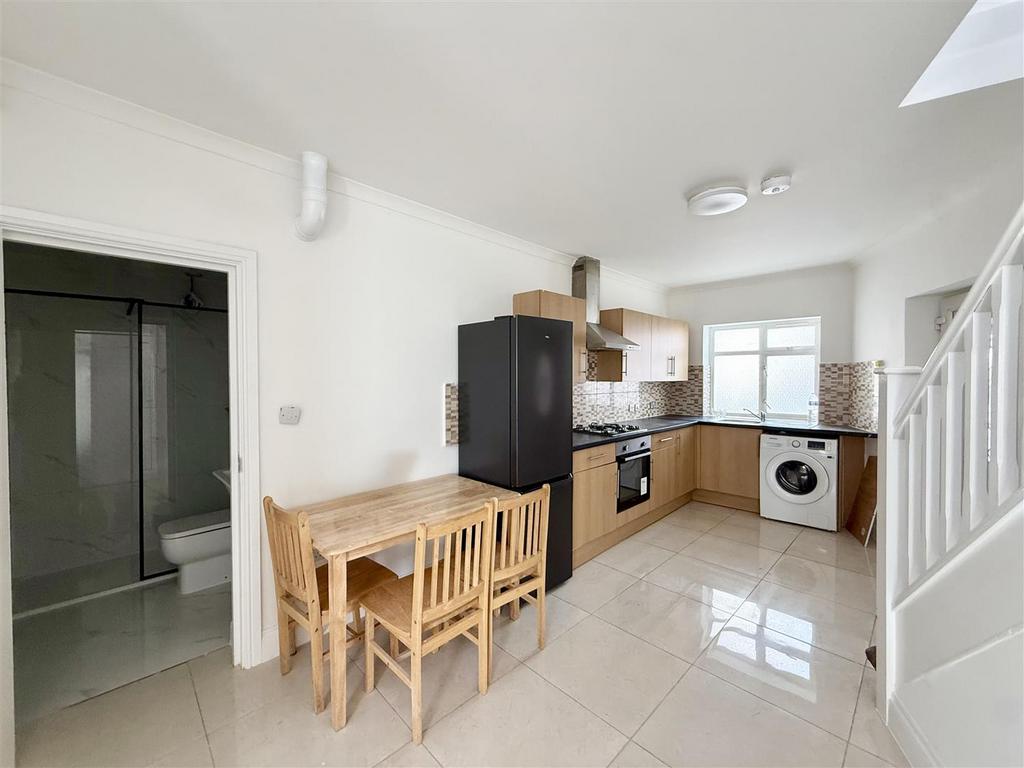 House in Southall - View 3