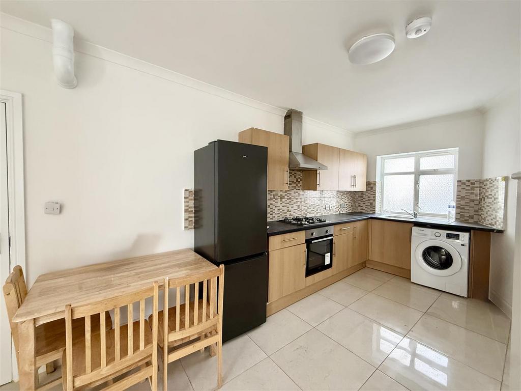 House in Southall - View 4