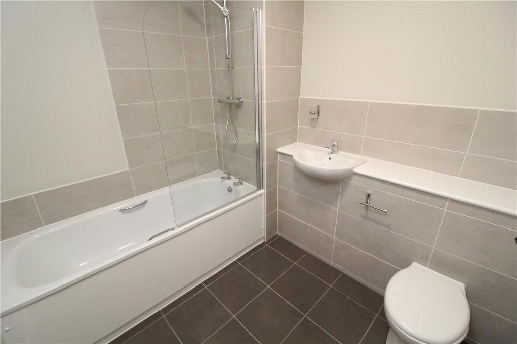 Apartment in Salford, Greater Manchester - View 3