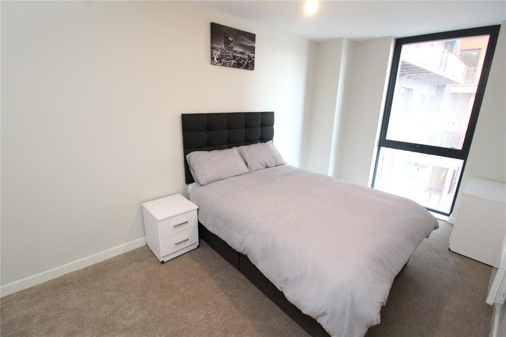 Apartment in Salford, Greater Manchester - View 5