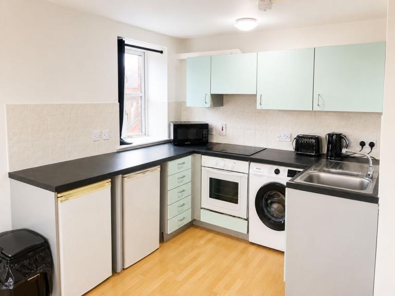 Apartment in Leicester - View 3