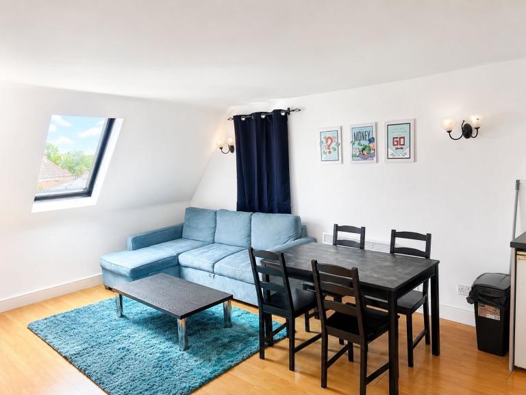 Apartment in Leicester - View 4