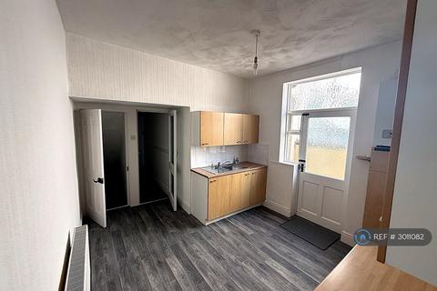 2 bedroom flat to rent, Warbreck Drive, Blackpool, FY2