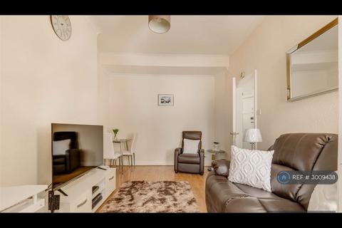 1 bedroom flat to rent, Selsdon Road, London, CR2