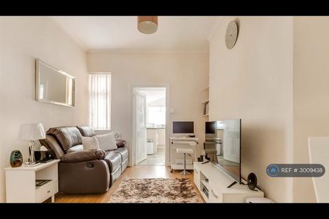 1 bedroom flat to rent, Selsdon Road, London, CR2