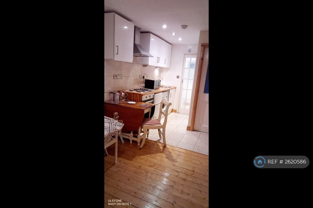 Apartment in Oxford - View 2