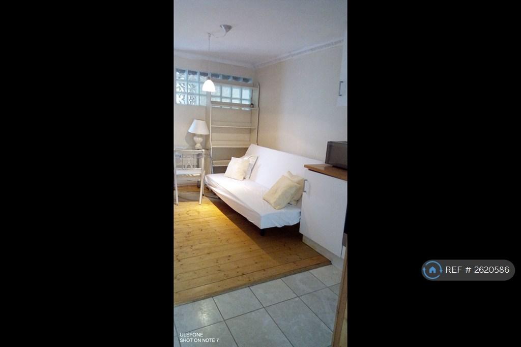 Apartment in Oxford - View 3