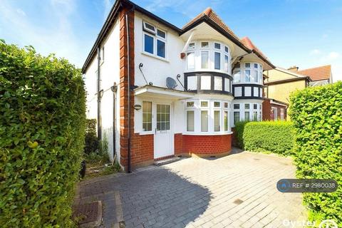 3 bedroom semi-detached house to rent, Kings Way, Harrow, HA1