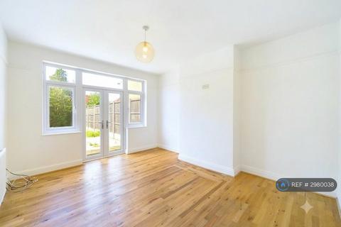3 bedroom semi-detached house to rent, Kings Way, Harrow, HA1