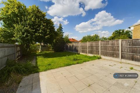 3 bedroom semi-detached house to rent, Kings Way, Harrow, HA1