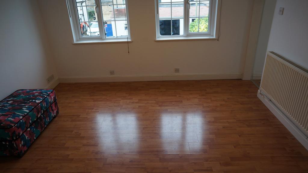 Apartment in Oxford, Temple Cowley, Cowley - View 5