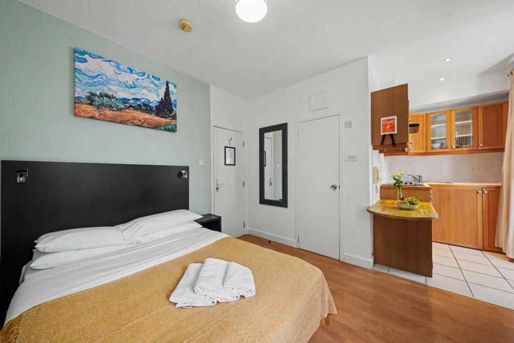 Apartment in London - View 5
