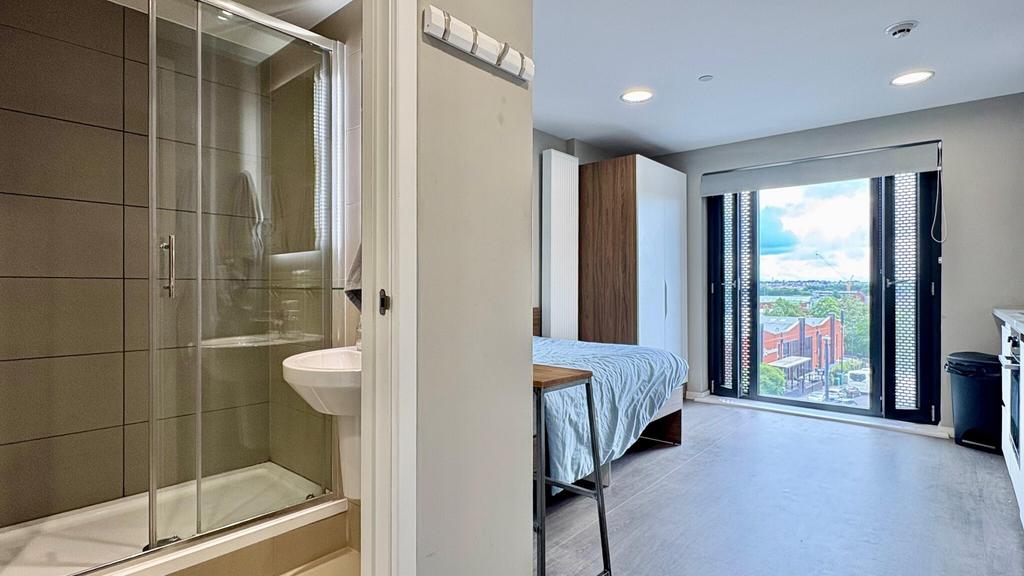 Apartment in Bristol - View 5