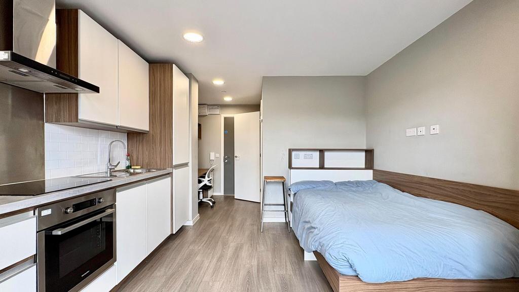 Apartment in Bristol - More