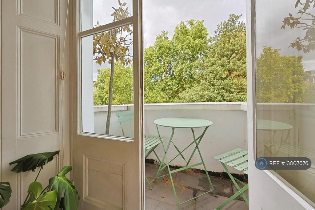 Apartment in London - View 3