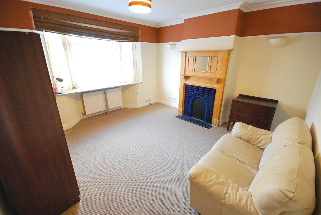 House in WEMBLEY - View 5