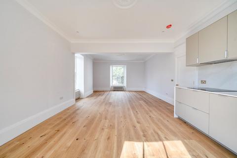 2 bedroom apartment to rent, Eastgate House, Eastgate Street, Winchester, Hampshire, SO23
