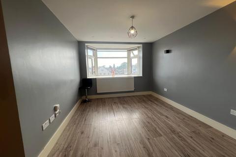 2 bedroom flat to rent, Purbeck Road, Hornchurch