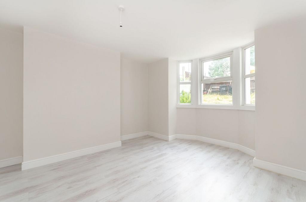 Apartment in London - View 2