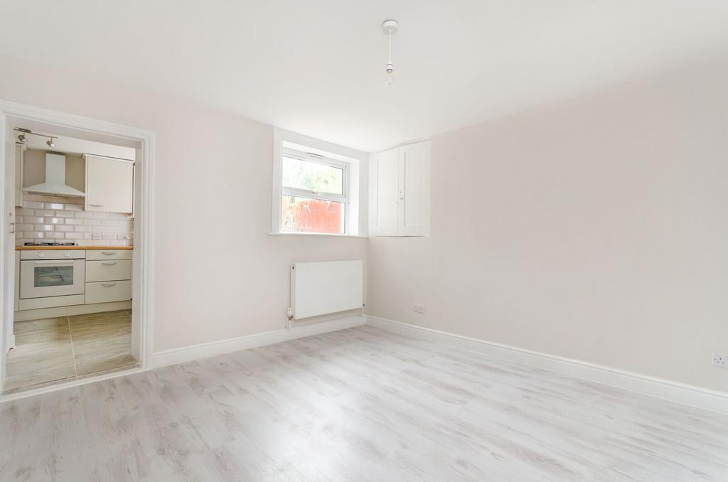 Apartment in London - View 4