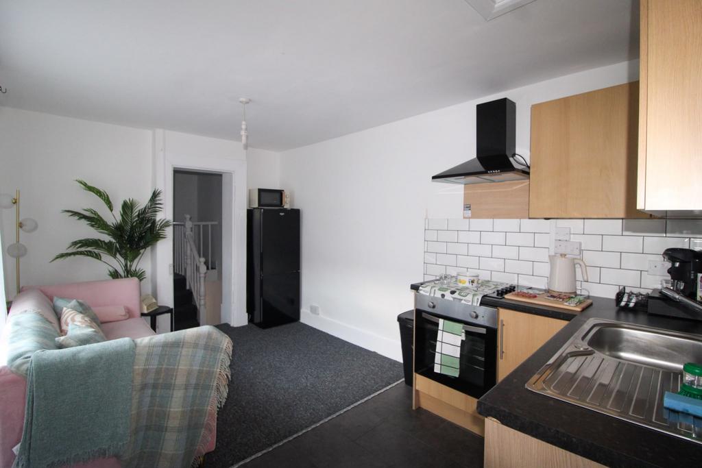 Apartment in CARDIFF - View 2