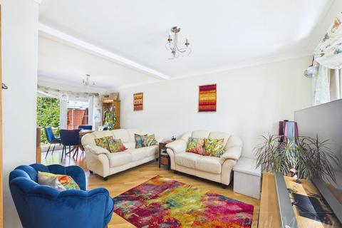 2 bedroom end of terrace house for sale, Warbank Crescent, New Addington, Croydon