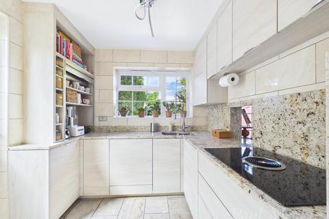 2 bedroom end of terrace house for sale, Warbank Crescent, New Addington, Croydon