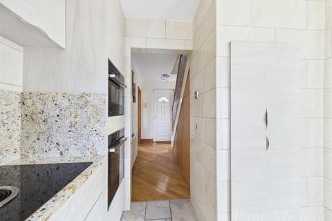 2 bedroom end of terrace house for sale, Warbank Crescent, New Addington, Croydon