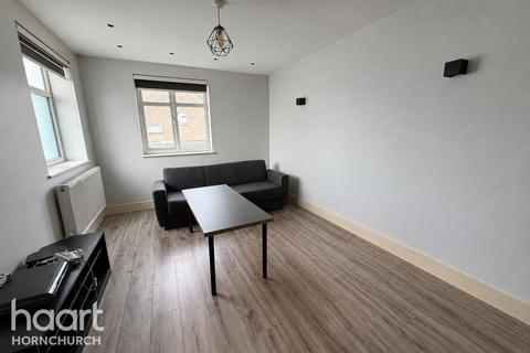 2 bedroom apartment to rent, Purbeck Road, HORNCHURCH