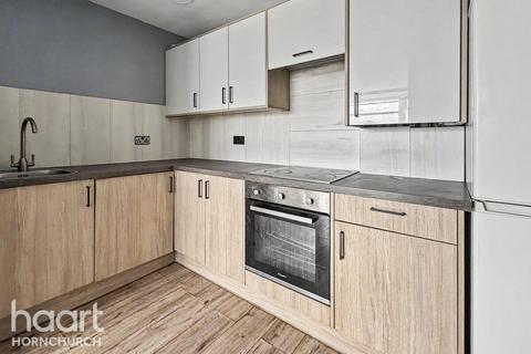 2 bedroom apartment to rent, Purbeck Road, HORNCHURCH