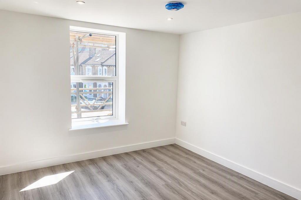 Apartment in SOUTHAMPTON - View 4
